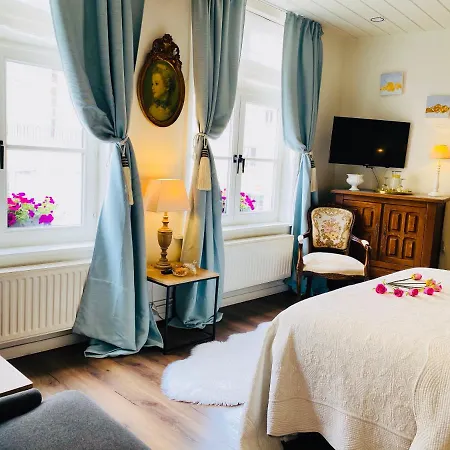 The White Queen Bed and Breakfast